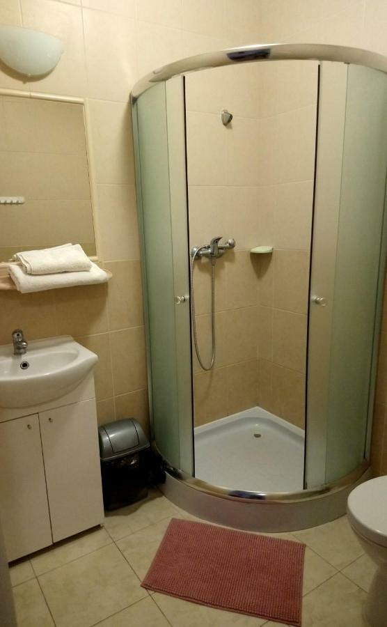 Pokoje Goscinne Straznica Jarosławiec Kamer foto